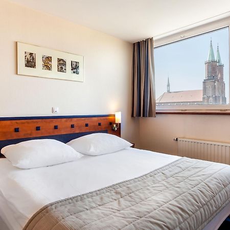 Qubus Hotel Легниця Екстер'єр фото