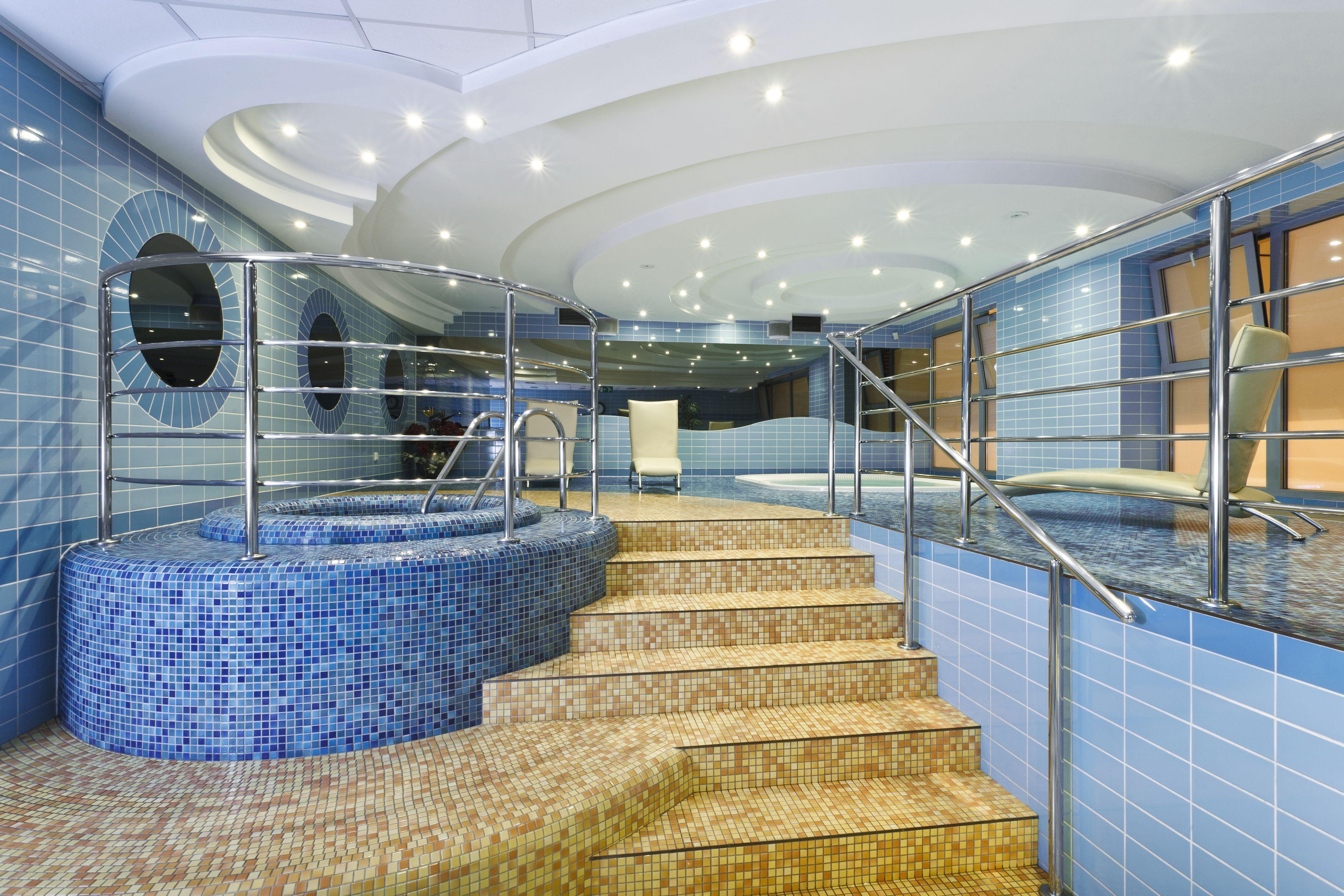 Qubus Hotel Легниця Екстер'єр фото